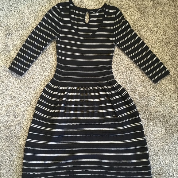 Knitted and Knotted UO B&W Sweater Dress EUC Sz XS - Picture 2 of 8